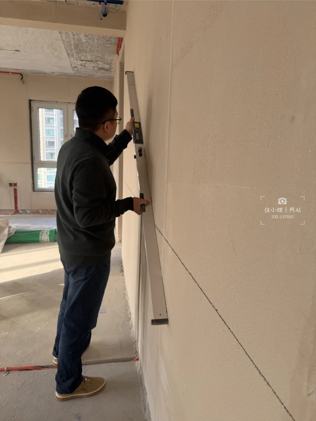 验收：2m内垂直<1~2mm, 水平<1~2mm